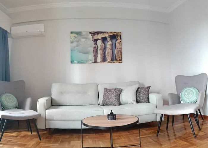 Caryatids Luxury Apartment